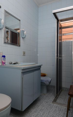 Casa à venda com 126m², 2 quartos e 2 vagasBanheiro 1