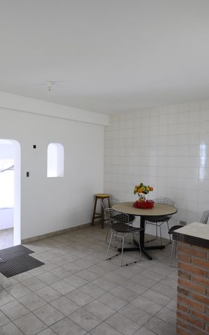 Casa à venda com 126m², 2 quartos e 2 vagasEdícula