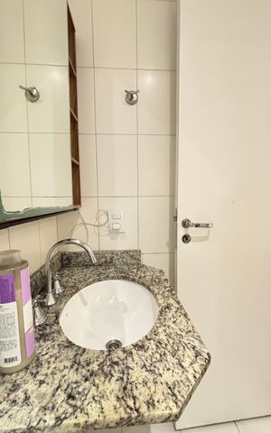 Apartamento à venda com 77m², 2 quartos e 2 vagas Apartamento à venda com 77m², 2 quartos e 2 vagasBanheiro da Suíte