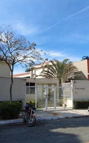 Casa de condomínio à venda com 96m², 3 quartos e 3 vagasFachada