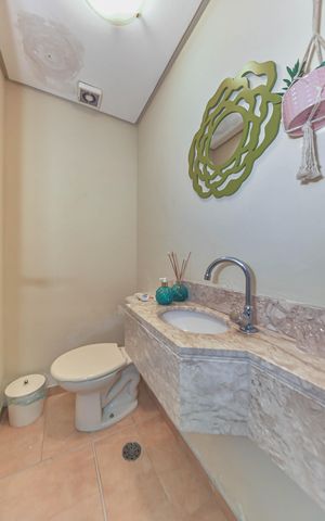 Casa de condomínio à venda com 96m², 3 quartos e 3 vagasLavabo