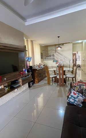 Casa à venda com 240m², 3 quartos e 3 vagas Casa à venda com 240m², 3 quartos e 3 vagasSala