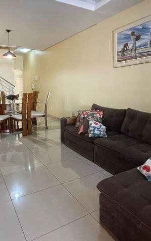 Casa à venda com 240m², 3 quartos e 3 vagas Casa à venda com 240m², 3 quartos e 3 vagasSala