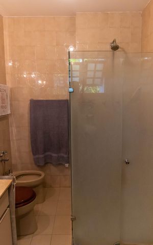Casa de condomínio à venda com 1100m², 4 quartos e 4 vagas Casa de condomínio à venda com 1100m², 4 quartos e 4 vagasBanheiro da Suíte 1