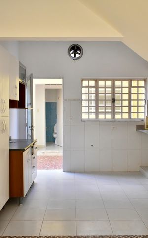 Casa à venda com 160m², 2 quartos e 2 vagas Casa à venda com 160m², 2 quartos e 2 vagasCozinha