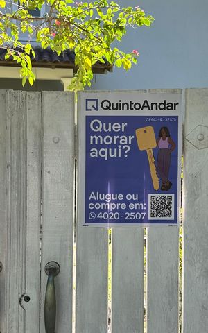 Casa de condomínio à venda com 836m², 4 quartos e 4 vagas Casa de condomínio à venda com 836m², 4 quartos e 4 vagasPlaquinha