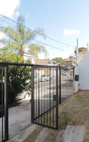 Casa à venda com 120m², 3 quartos e 2 vagasFachada