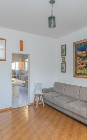 Casa à venda com 300m², 2 quartos e 4 vagas