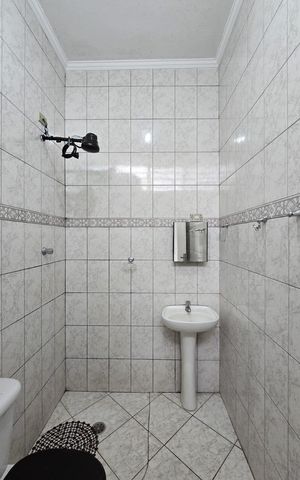 Casa à venda com 120m², 2 quartos e 1 vaga Casa à venda com 120m², 2 quartos e 1 vagaBanheiro Social - Casa 1