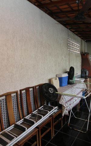 Casa à venda com 225m², 3 quartos e 2 vagasÁrea de Serviço