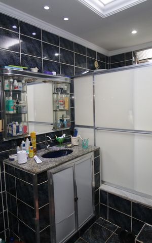 Casa à venda com 225m², 3 quartos e 2 vagasBanheiro da Suíte