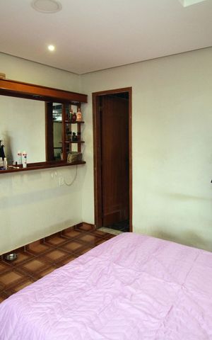Casa à venda com 225m², 3 quartos e 2 vagasSuíte