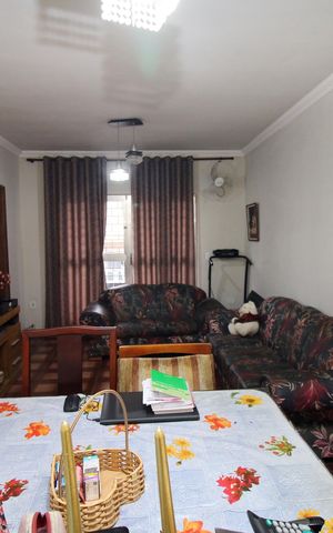 Casa à venda com 225m², 3 quartos e 2 vagasSala