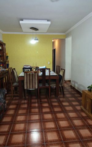 Casa à venda com 225m², 3 quartos e 2 vagasSala