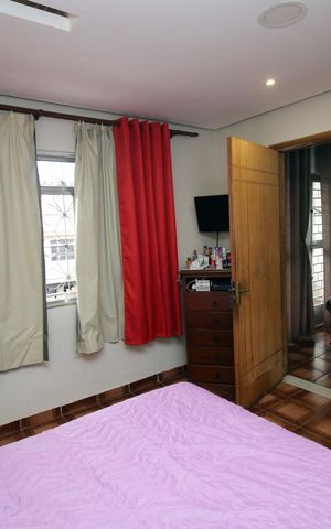 Casa à venda com 225m², 3 quartos e 2 vagasSuíte