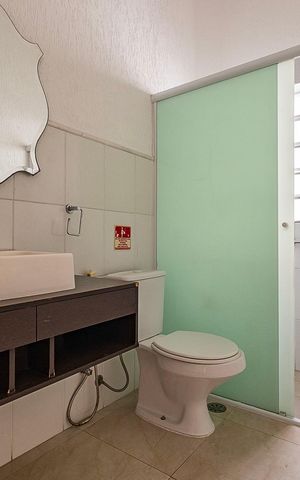 Casa para alugar com 138m², 2 quartos e 1 vaga Casa para alugar com 138m², 2 quartos e 1 vagaBanheiro