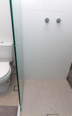 Apartamento à venda com 85m², 2 quartos e 2 vagasBanheiro da Suíte 2