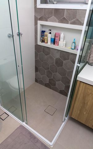 Apartamento à venda com 85m², 2 quartos e 2 vagasBanheiro da Suíte 2