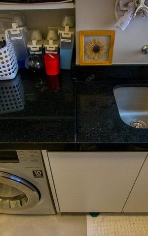 Apartamento à venda com 129m², 3 quartos e 2 vagas Apartamento à venda com 129m², 3 quartos e 2 vagasÁrea de serviço
