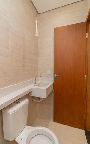 Casa à venda com 200m², 3 quartos e 2 vagasBanheiro da Suíte 02