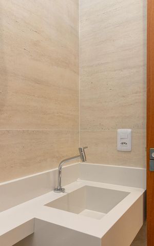 Casa à venda com 200m², 3 quartos e 2 vagasBanheiro da Suíte 02