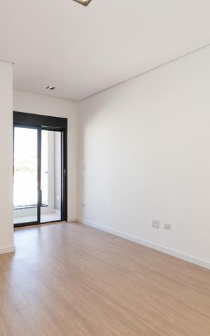 Casa à venda com 200m², 3 quartos e 2 vagasSuíte 03