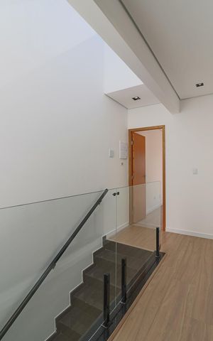 Casa à venda com 200m², 3 quartos e 2 vagasCorredor para as Suítes