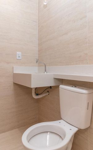 Casa à venda com 200m², 3 quartos e 2 vagasBanheiro da Suíte 03