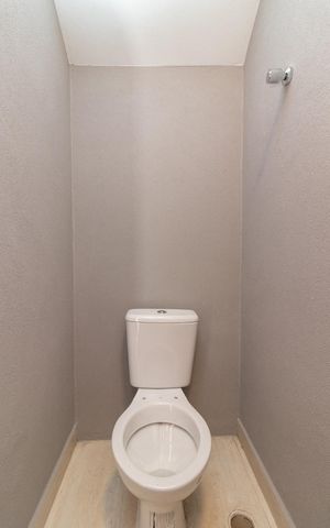 Casa à venda com 200m², 3 quartos e 2 vagasLavabo 02