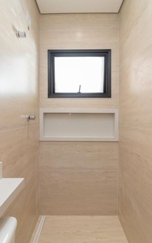 Casa à venda com 200m², 3 quartos e 2 vagasBanheiro da Suíte 01