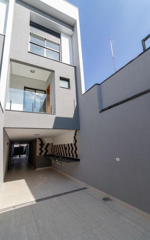 Casa à venda com 200m², 3 quartos e 2 vagasFachada do fundo