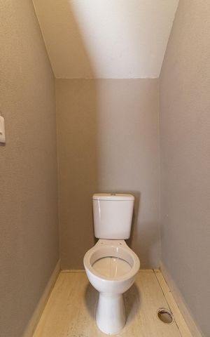 Casa à venda com 200m², 3 quartos e 2 vagasLavabo 01