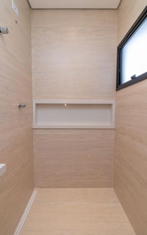 Casa à venda com 200m², 3 quartos e 2 vagasBanheiro da Suíte 03