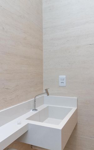 Casa à venda com 200m², 3 quartos e 2 vagasBanheiro da Suíte 02