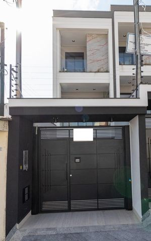 Casa à venda com 200m², 3 quartos e 2 vagasFachada