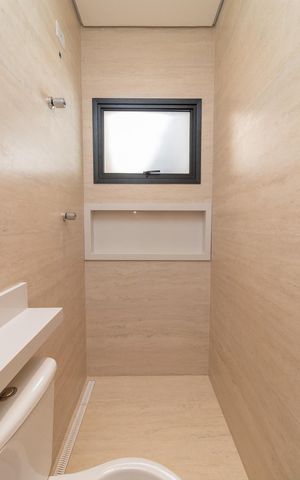 Casa à venda com 200m², 3 quartos e 2 vagasBanheiro da Suíte 01