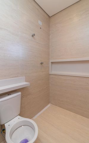 Casa à venda com 200m², 3 quartos e 2 vagasBanheiro da Suíte 03