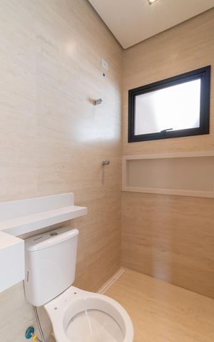 Casa à venda com 200m², 3 quartos e 2 vagasBanheiro da Suíte 01