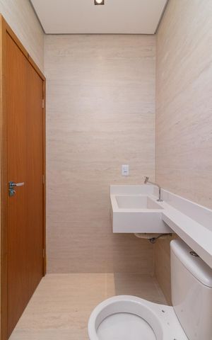 Casa à venda com 200m², 3 quartos e 2 vagasBanheiro da Suíte 03