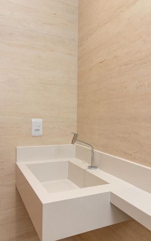 Casa à venda com 200m², 3 quartos e 2 vagasBanheiro da Suíte 1