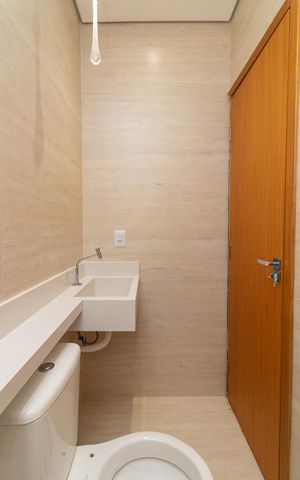 Casa à venda com 200m², 3 quartos e 2 vagasBanheiro da Suíte 2