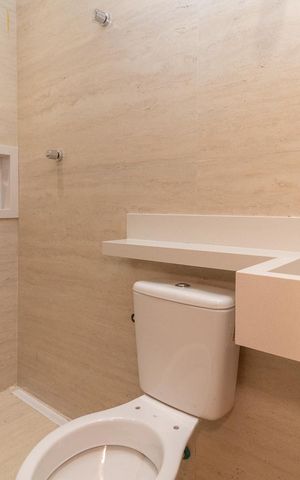 Casa à venda com 200m², 3 quartos e 2 vagasBanheiro da Suíte 2