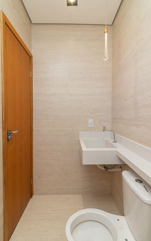 Casa à venda com 200m², 3 quartos e 2 vagasBanheiro da Suíte 3