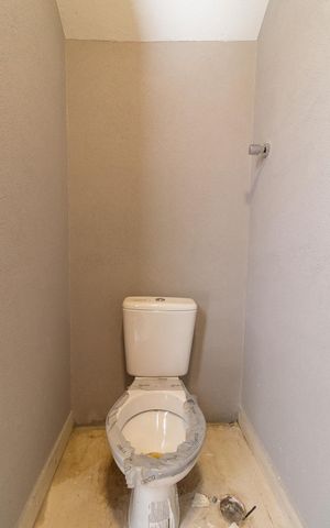 Casa à venda com 200m², 3 quartos e 2 vagasLavabo 01