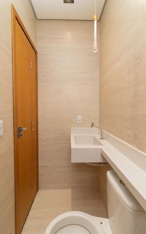 Casa à venda com 200m², 3 quartos e 2 vagasBanheiro da Suíte 1