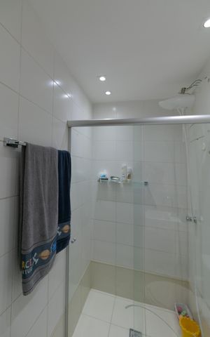 Apartamento à venda com 120m², 4 quartos e 2 vagas Apartamento à venda com 120m², 4 quartos e 2 vagasBanheiro Social
