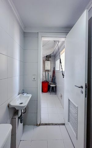 Apartamento à venda com 210m², 3 quartos e 3 vagasBanheiro de serviço
