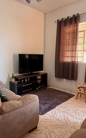Casa à venda com 300m², 4 quartos e 3 vagas Casa à venda com 300m², 4 quartos e 3 vagasSala