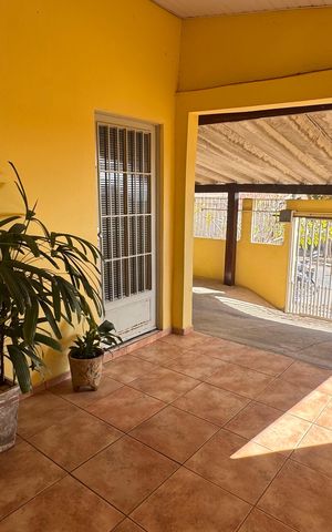 Casa à venda com 300m², 4 quartos e 3 vagas Casa à venda com 300m², 4 quartos e 3 vagasGaragem