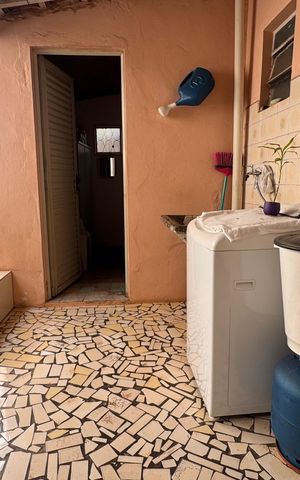 Casa à venda com 300m², 4 quartos e 3 vagas Casa à venda com 300m², 4 quartos e 3 vagasÁrea de Serviço
